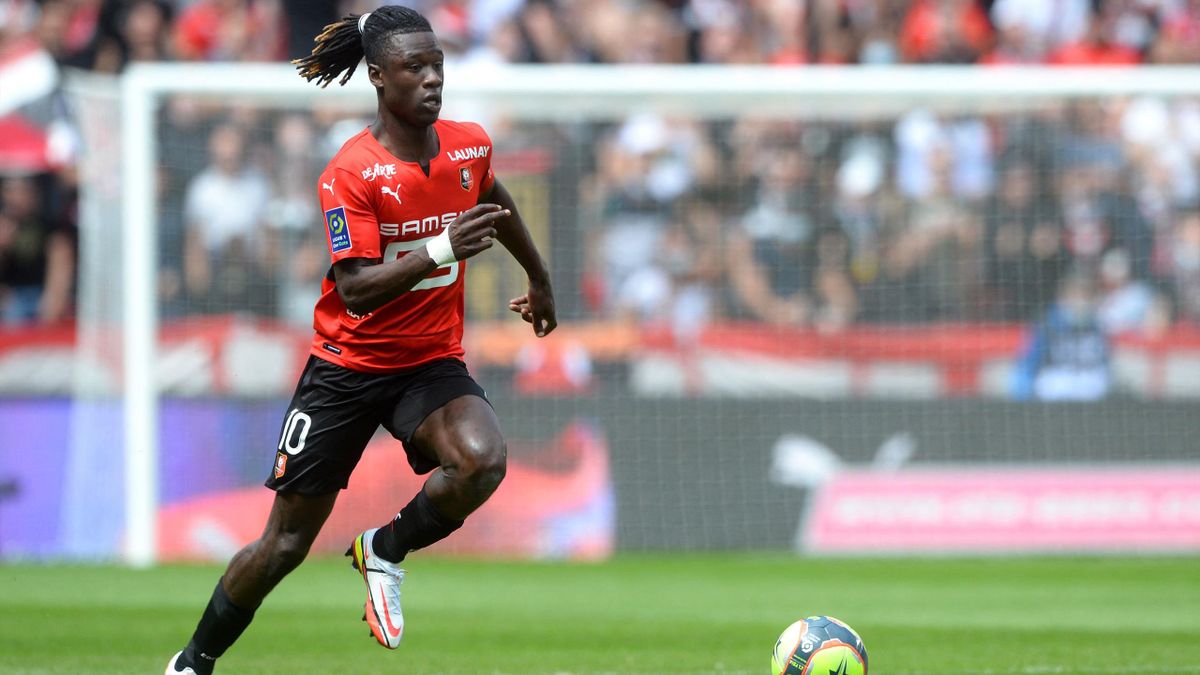 Football news - Real Madrid close to deadline day Eduardo Camavinga signing  from Rennes - reports - Eurosport