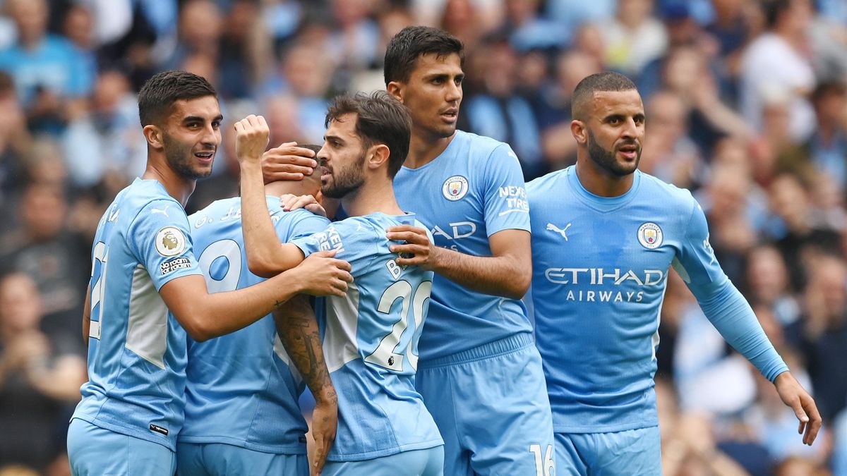 Take your green hills and shove 'em! Manchester City outcast Roque Santa  Cruz ready to ditch Premier League - Mancunian Matters