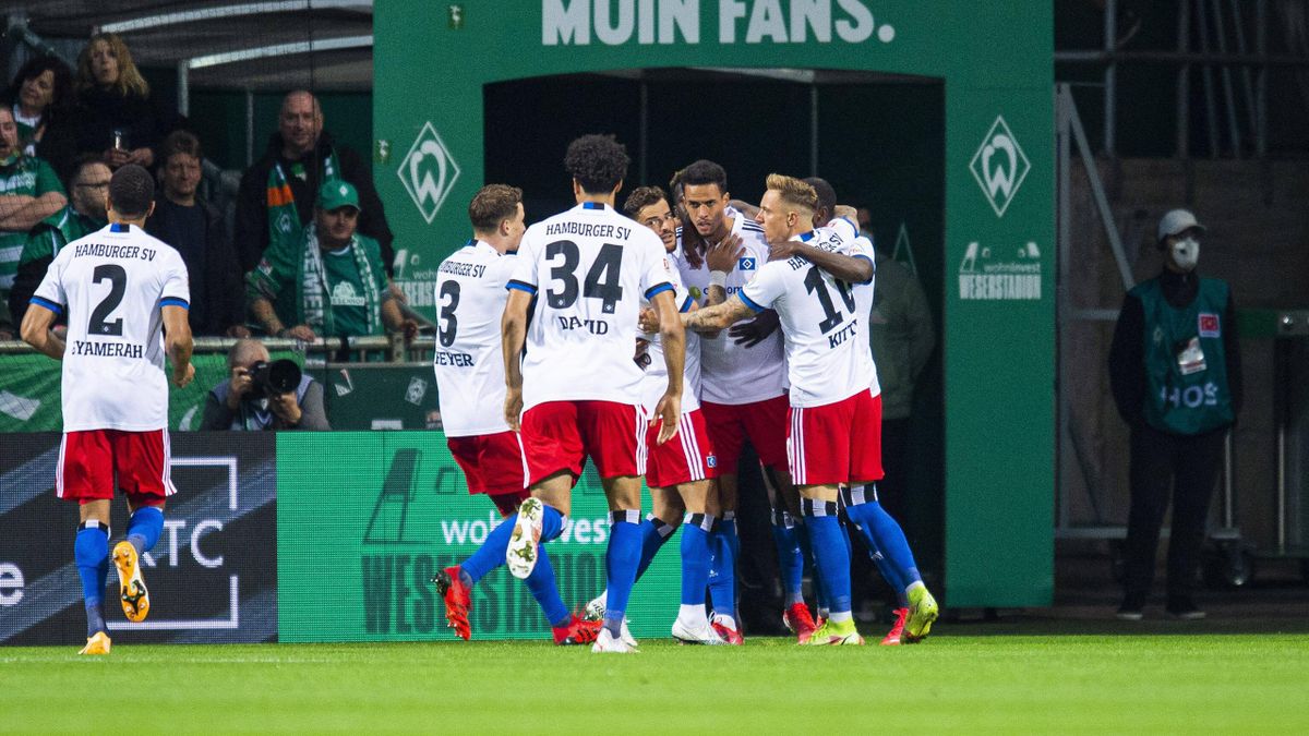Hamburger SV gewinnt wildes Nordderby beim SV Werder Bremen Platzverweise auf beiden Seiten