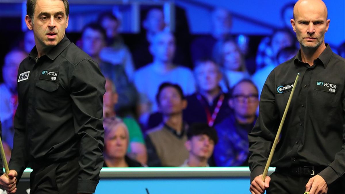Andy Hicks and  Ronnie O'Sullivan