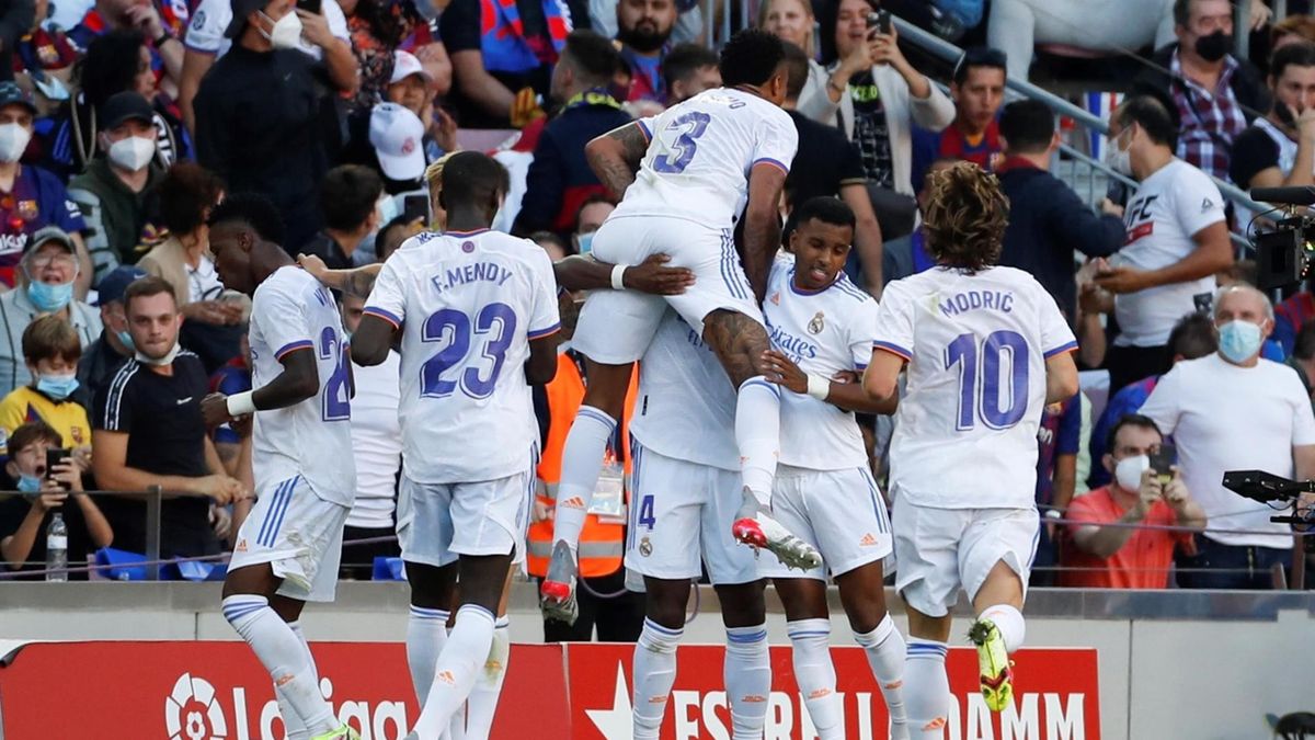 El Real Madrid celebra el gol de Alaba en el Barcelona-Real Madrid