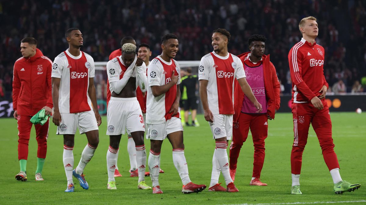 Ajax Amsterdam zerlegt den Tabellenzweiten aus Eindhoven
