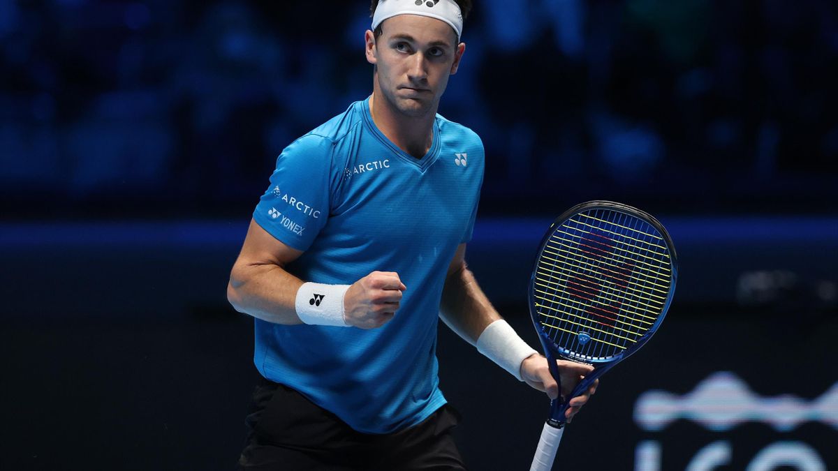 ATP Finals 2021 - Casper Ruud sets up semi-final against Daniil Medvedev after three-set win over Andrey Rublev