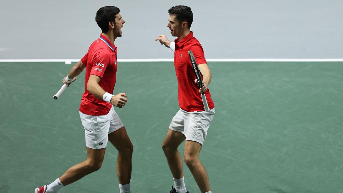Davis Cup Novak Djokovic gewinnt Einzel und Doppel und steht mit Serbien im Halbfinale