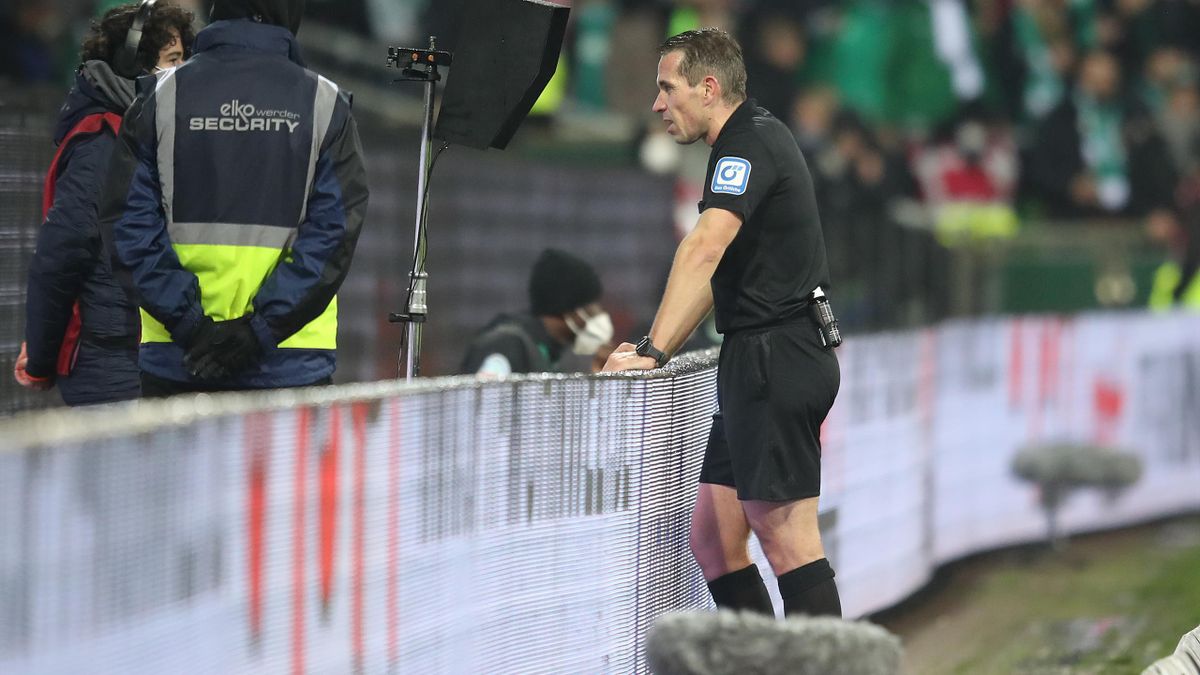 Fan-Kritik am Video Assistant Referee (VAR)