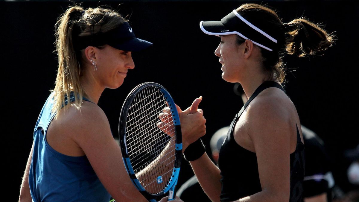 Paula Badosa y Garbiñe Muguruza, tras disputar las semifinales de las WTA Finals 2021