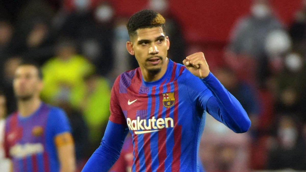 Guardiola se entromete por Araújo, el polémico gesto de Bale y la posible  retirada de Ramos, nombres del día - Eurosport