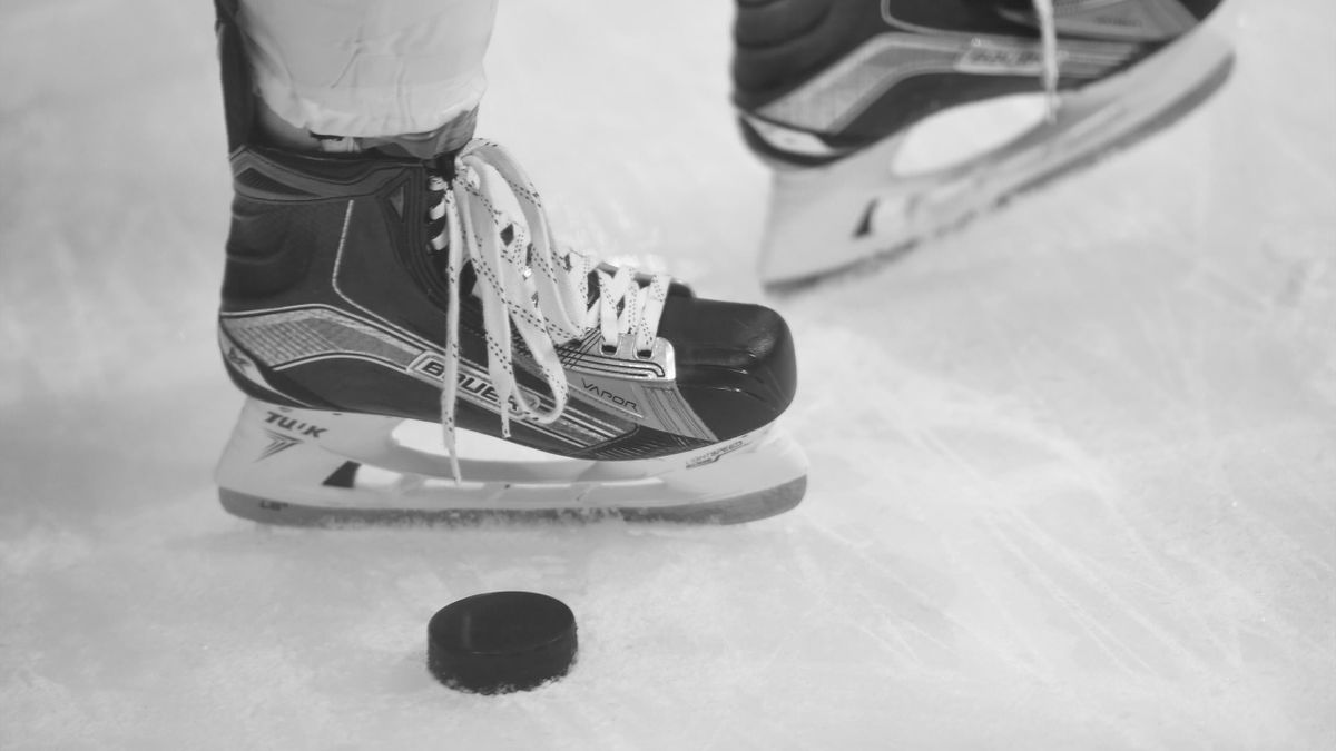 Eishockey - DEL2 Juniorenspieler des Zweitligisten Löwen Frankfurt stirbt nach hartem Zweikampf