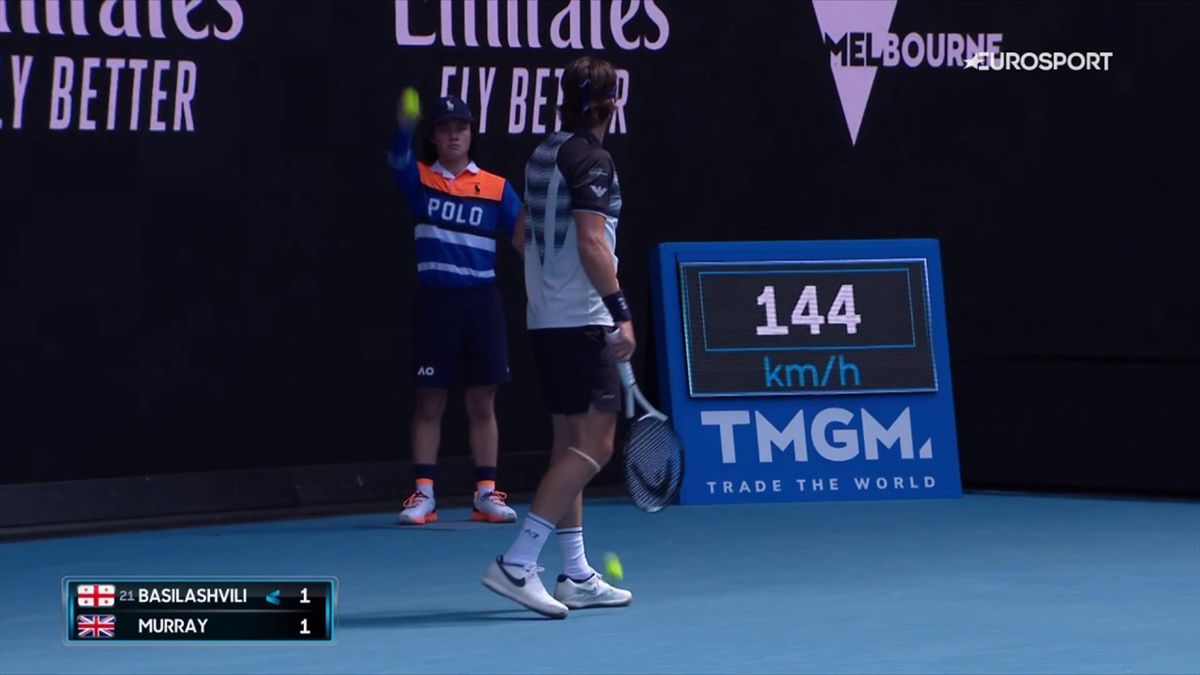 You dont often see that! - Andy Murray looks on baffled after bizarre Nikoloz Basilashvili moment