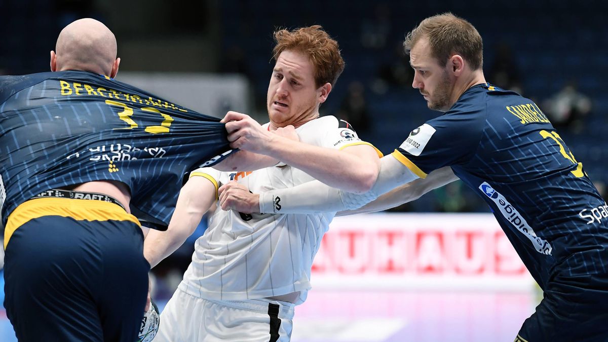 Handball-EM Lukas Stutzke positiv auf das Coronavirus getestet - kein Rückflug mit der Mannschaft