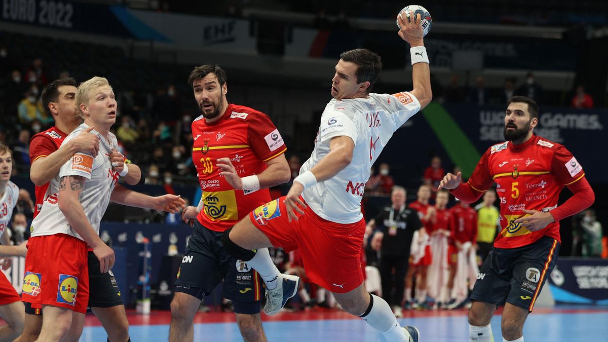 Handball-EM - Halbfinale Titelverteidiger Spanien schlägt Weltmeister Dänemark und steht im Finale