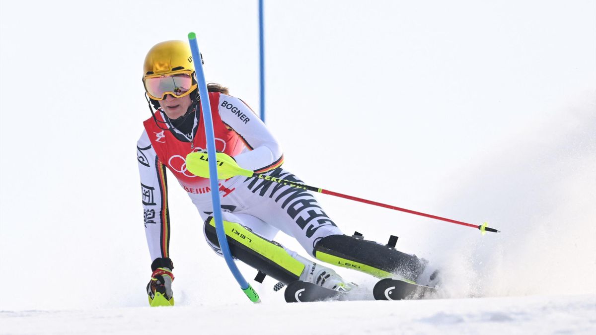 Mikaela Shiffrin: US star crashes out for the second time in slalom to ...