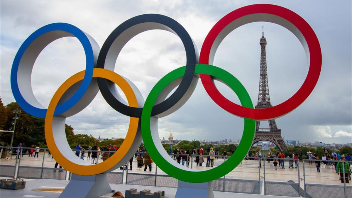 The Olympic Rings being placed in front of the Eiffel Tower in celebration of the French capital won the hosting right for the 2024 summer Olympic Games