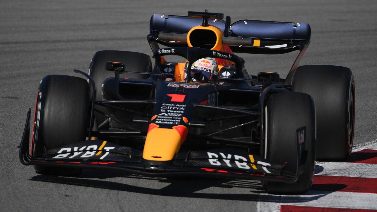 Formel 1 Weltmeister Max Verstappen lässt es bei Testfahrten in Barcelona zunächst ruhig angehen