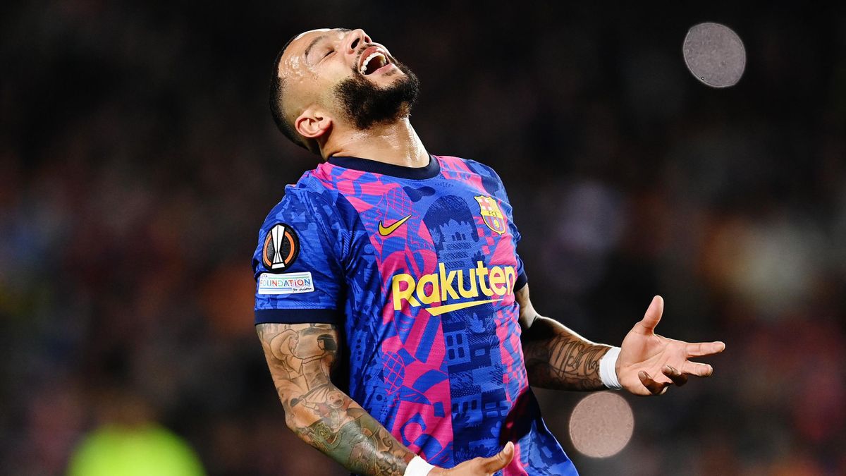 Arsenal, Newcastle and Everton chase Memphis Depay as Barcelona look to  cash in - Paper Round - Eurosport