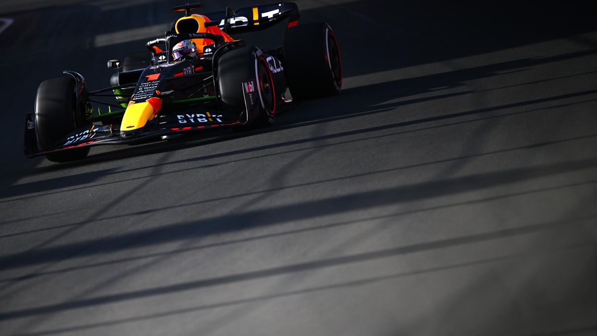 Max Verstappen of the Netherlands driving the (1) Oracle Red Bull Racing RB18 on track during practice ahead of the F1 Grand Prix of Saudi Arabia at the Jeddah Corniche Circuit on March 25, 2022 in Jeddah, Saudi Arabia.