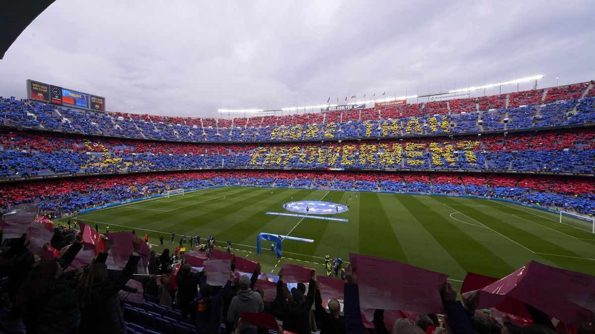 El Camp Nou, noche histórica en el partido femenino entre Barcelona y Real Madrid