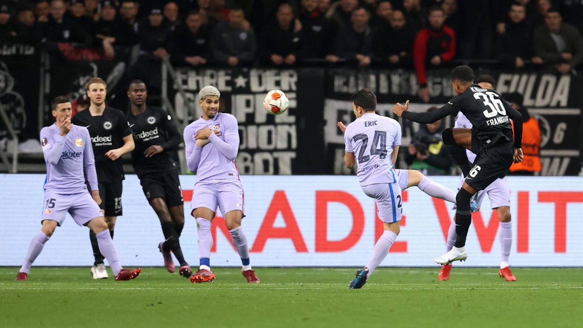 Eintracht Frankfurt erkämpft sich Remis im Viertelfinal-Hinspiel gegen den FC Barcelona - Traumtor von Ansgar Knauff