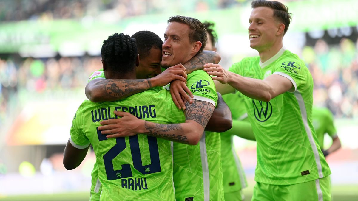 VfL Wolfsburg feiert gegen Arminia Bielefeld klarsten Saisonsieg - Sorge um Bielefeld-Verteidiger