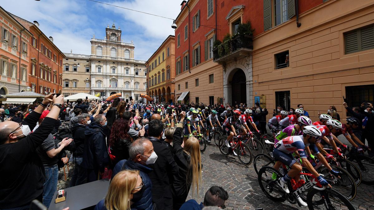 De Giro start in Boedapest voor de veertiende keer buiten de landsgrenzen