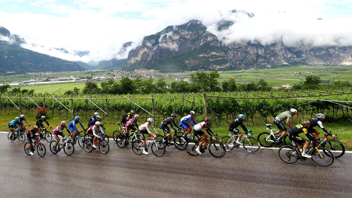 De kopgroep in de zeventiende etappe van de Giro