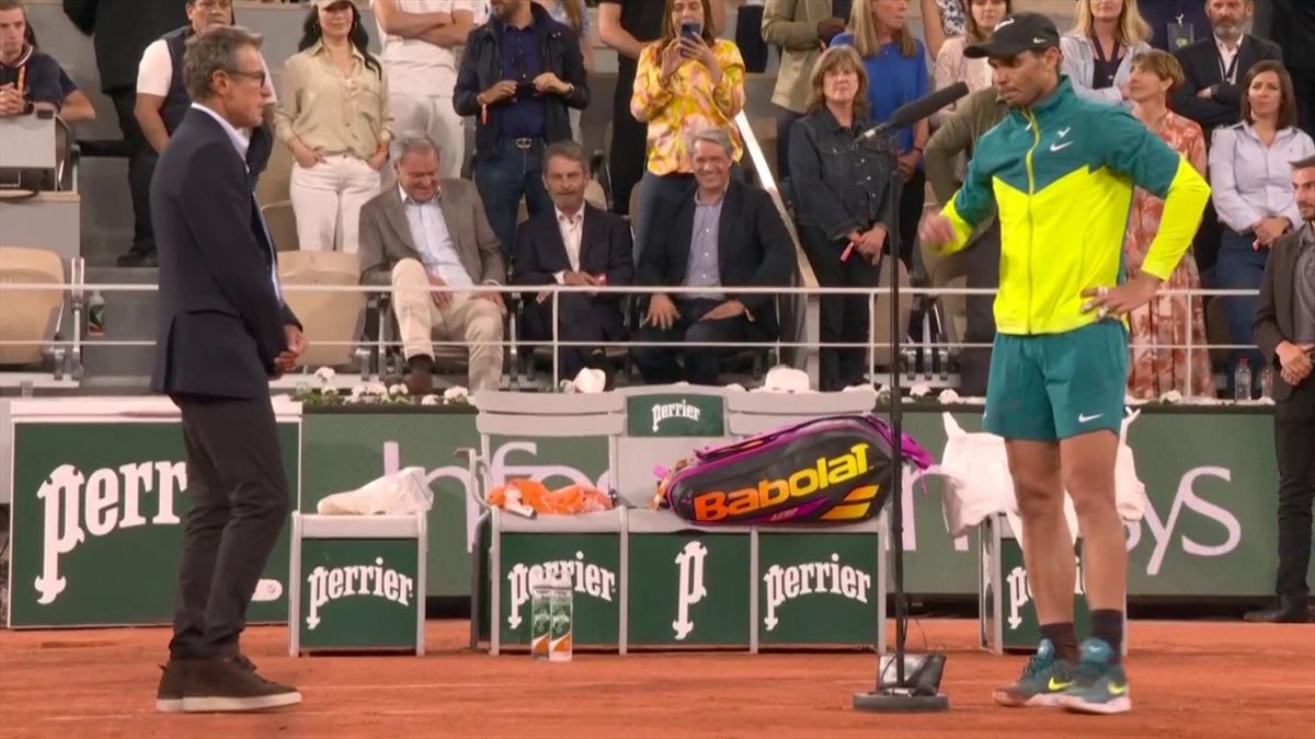 Alexander Zverev muss im Halbfinale gegen Rafael Nadal im Rollstuhl vom Platz und aufgeben