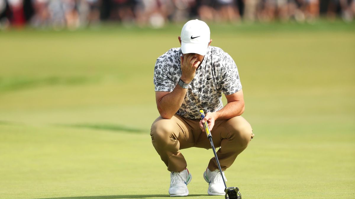 We dont see that very often - Rory McIIroy twice smashes club into the sand after mistake at the US Open
