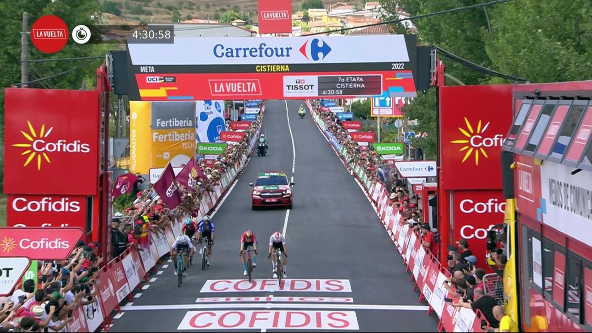 La Vuelta 2022 Jesus Herrada wins thrilling stage in Cistierna as Remco Evenepoel retains red jersey