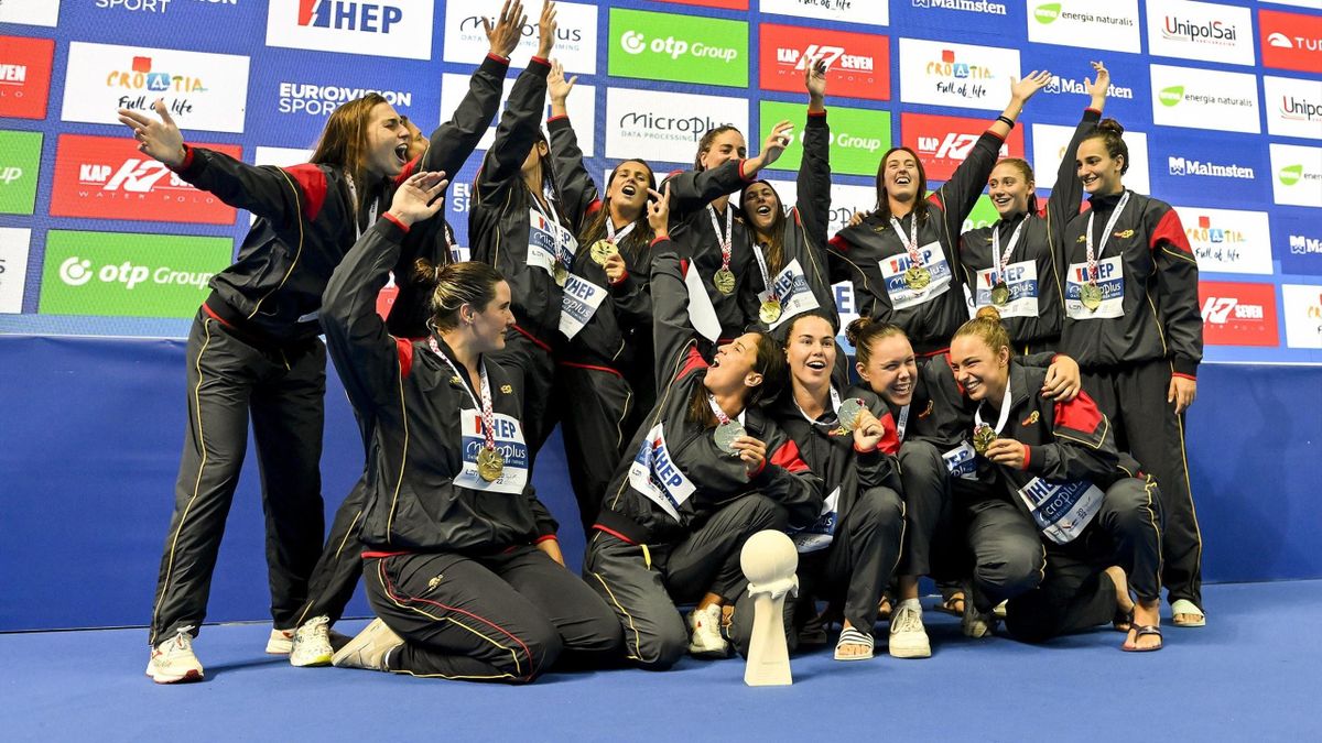 La selección española femenina de waterpolo, campeona de Europ