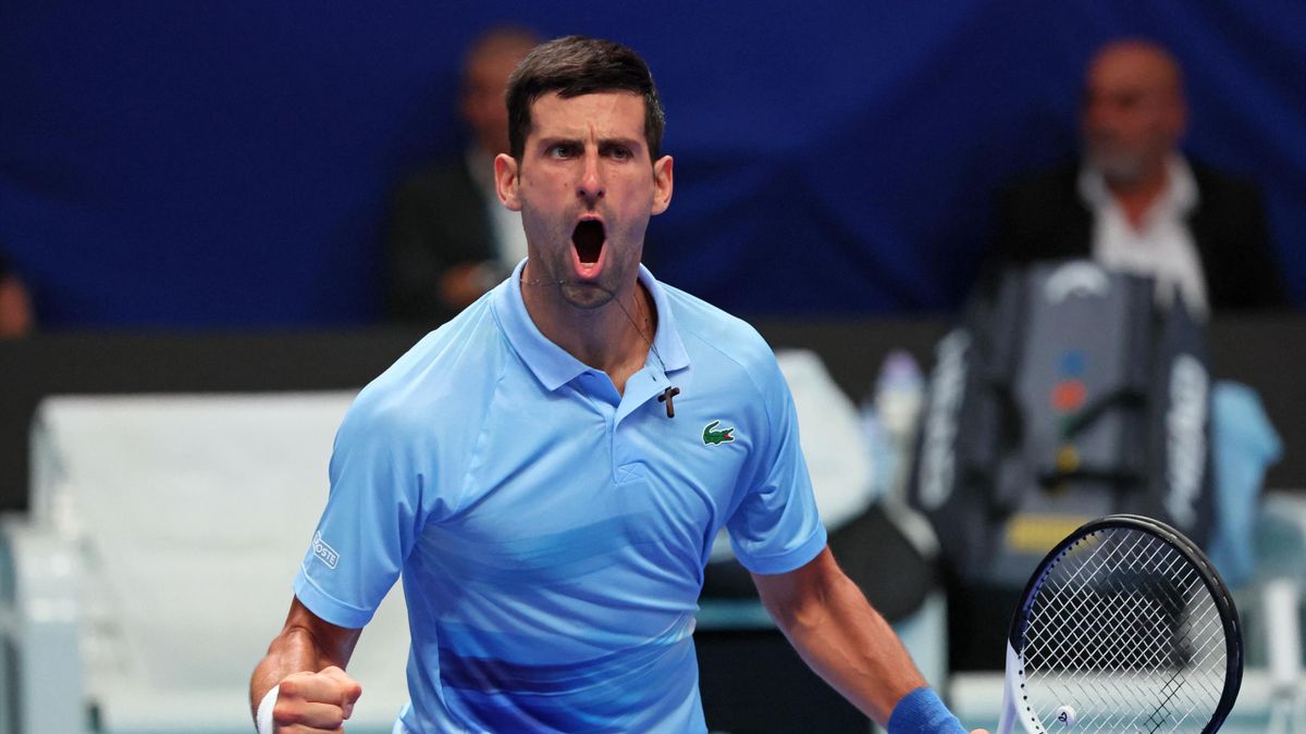 Djokovic celebra su victoria ante Roman Safiullin