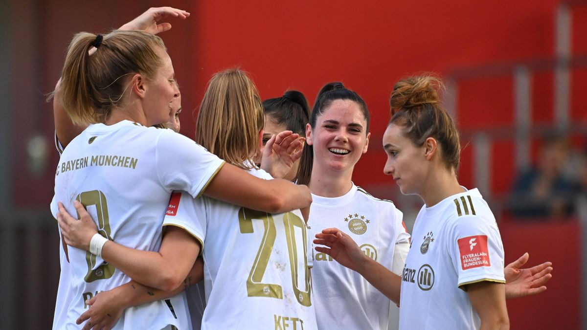 Frauen-Bundesliga FC Bayern München feiert Kantersieg gegen 1