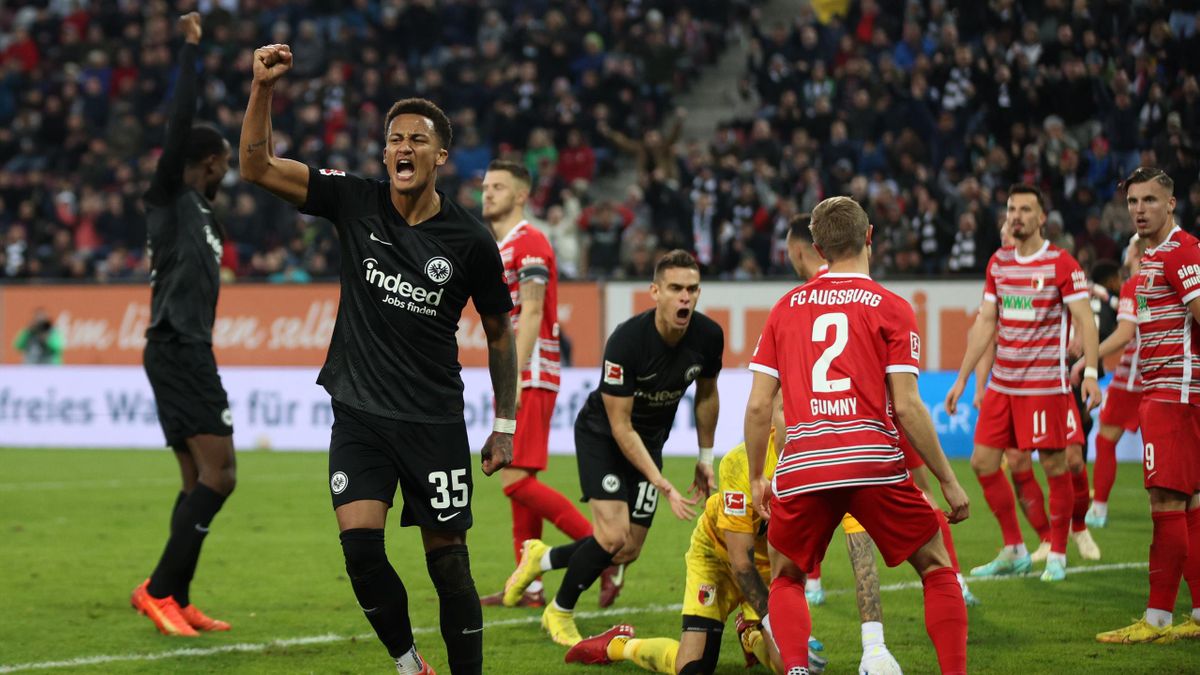 Bundesliga Eintracht Frankfurt gewinnt beim FC Augsburg - Adler drehen Partie nach frühem Rückstand