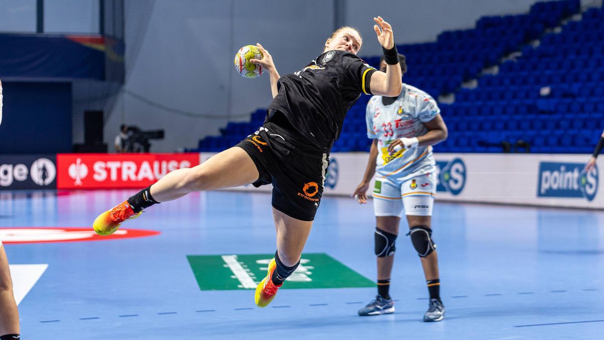 Handball-EM Deutschland zieht trotz Niederlage gegen Spanien in Hauptrunde ein - DHB-Frauen im Glück