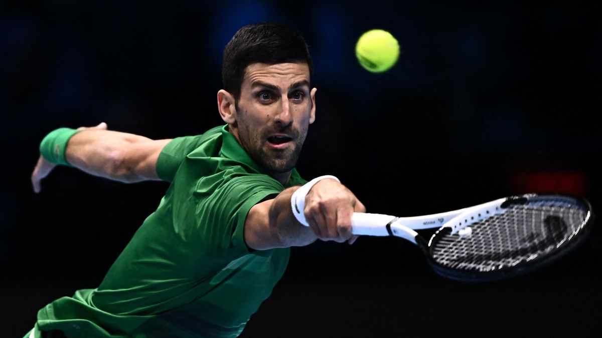 ATP Finals Turin Novak Djokovic besiegt Stefanos Tsitsipas zum Auftakt in der roten Gruppe