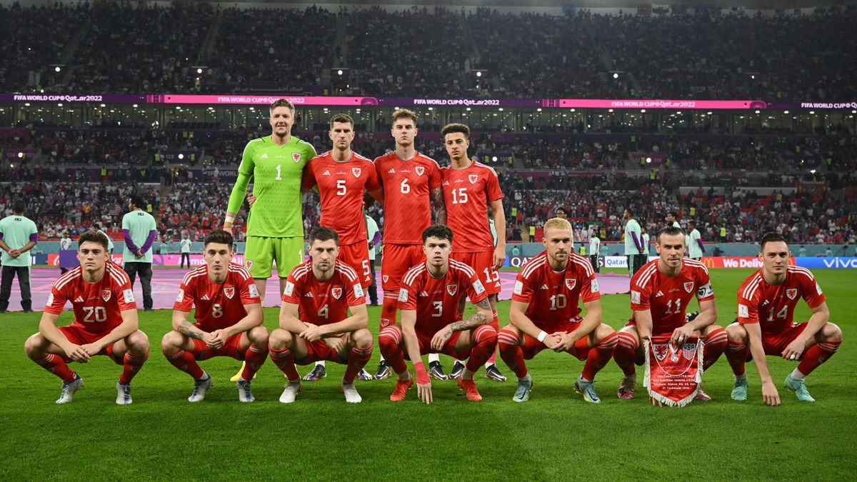 WM 2022 Wales mit komischem Team-Foto beim Spiel gegen die USA - das ist die Story dahinter