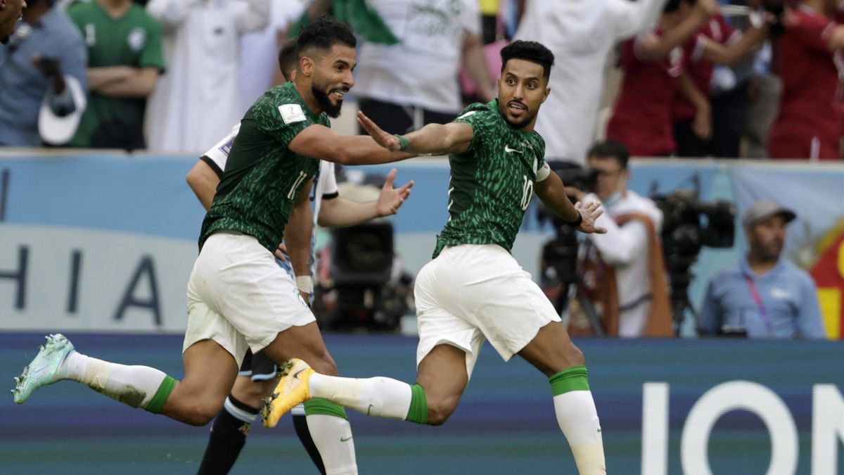 CIUDAD DE LUSAIL, QATAR - 22 DE NOVIEMBRE: Salem Al-Dawsari de Arabia Saudita celebra marcar el segundo gol durante el partido del Grupo C de la Copa Mundial de la FIFA Qatar 2022 entre Argentina y Arabia Saudita en el Estadio Lusail el 22 de noviembre de 2022 en Lusail City, Qatar.  (Foto b