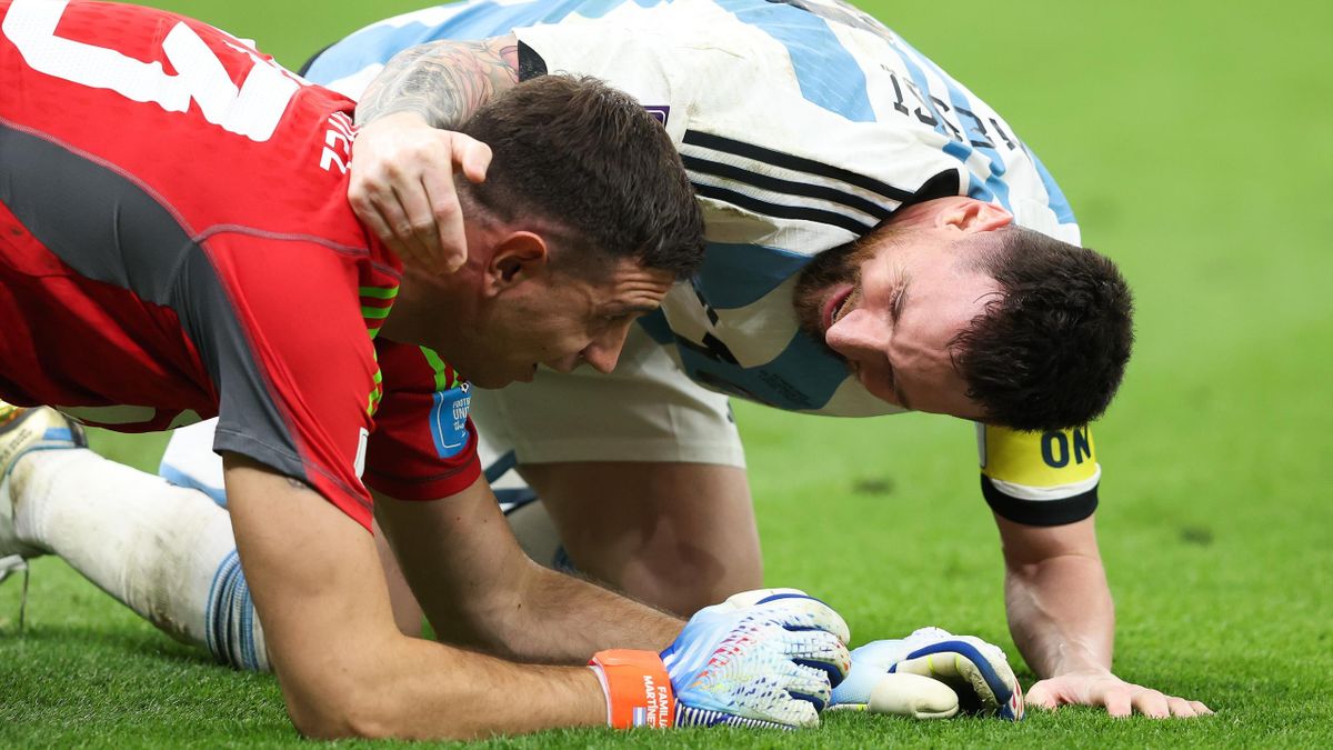 Argentina 2-2 Netherlands AET (Argentina win on penalties) Lionel Messi World Cup dream lives on after penalty shootout