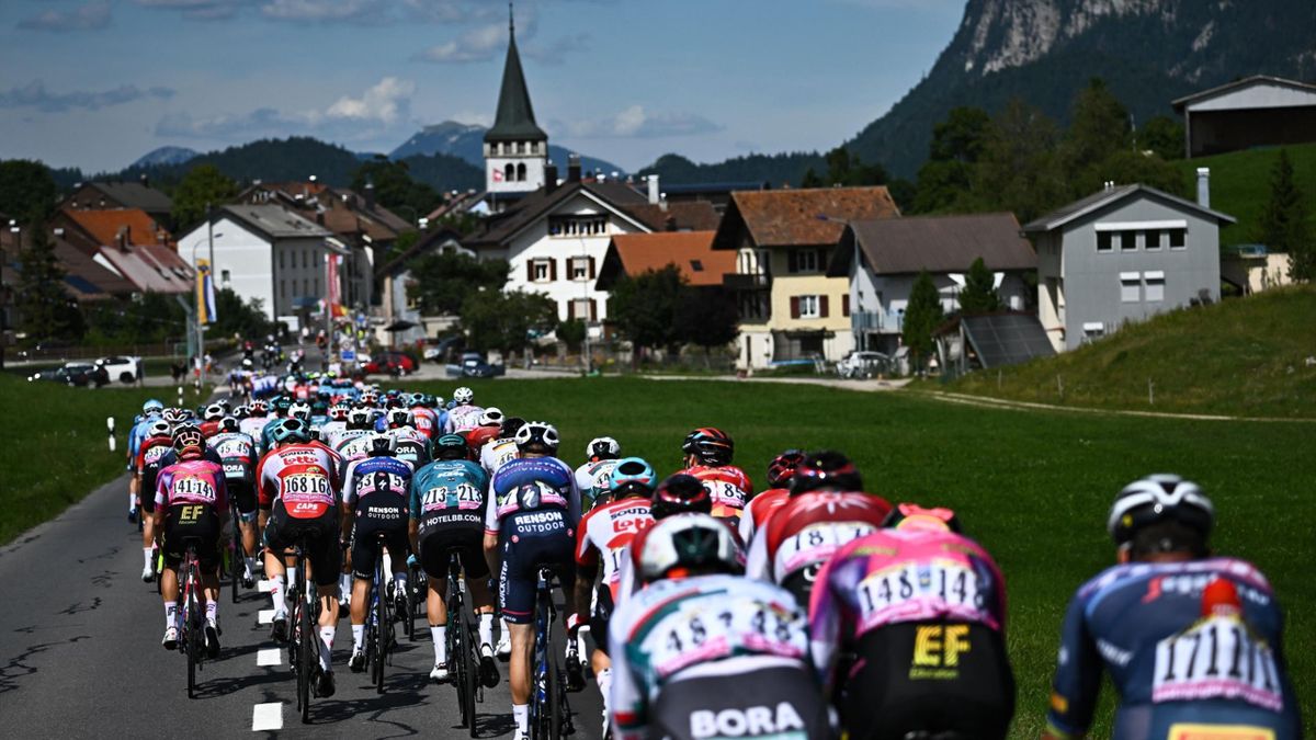 Tour de France 2022 Peleton coraz szczuplejszy. Kolejni kolarze