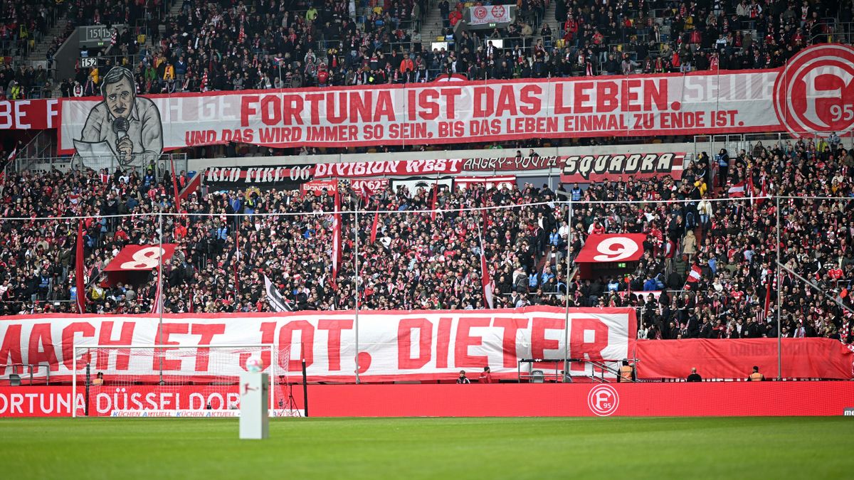 Fanion Fortuna Dusseldorf - Bundesliga - Drapé De Supporter