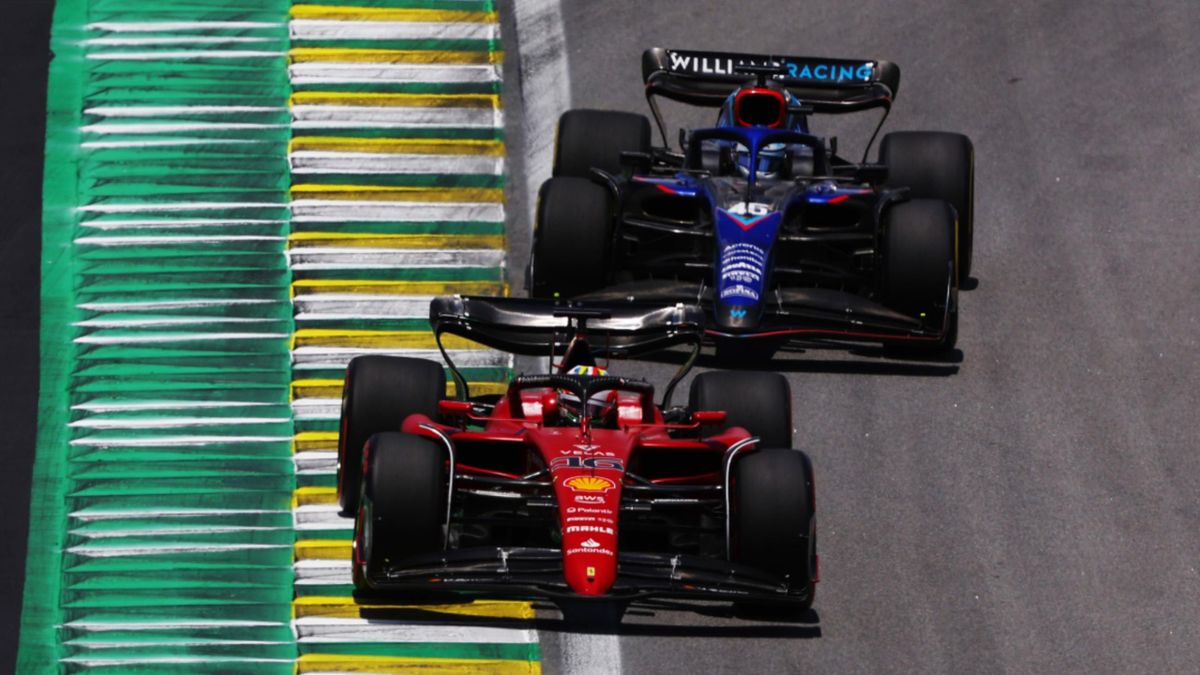 Formel 1, GP von Spanien Charles Leclerc (Ferrari) und Logan Sargeant (Williams) starten aus der Boxengasse