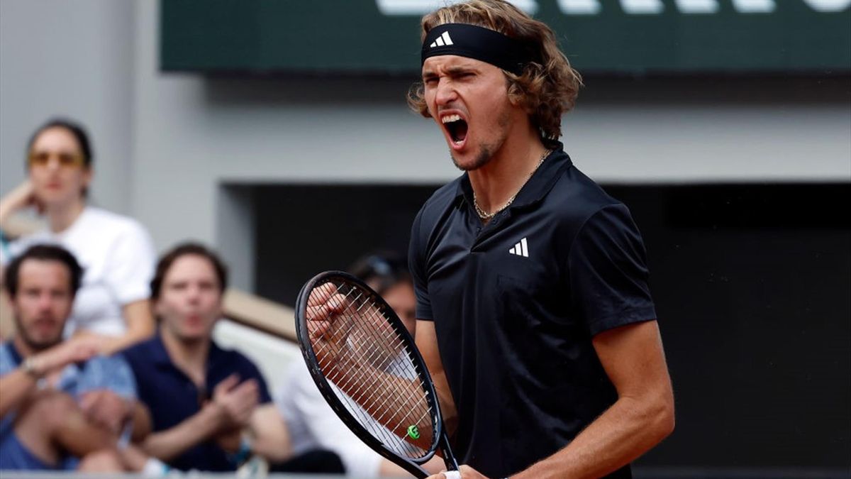 French Open 2023 quarter-final as it happened Alexander Zverev overcomes Tomás Martín Etcheverry on Court Philippe-Chatrier