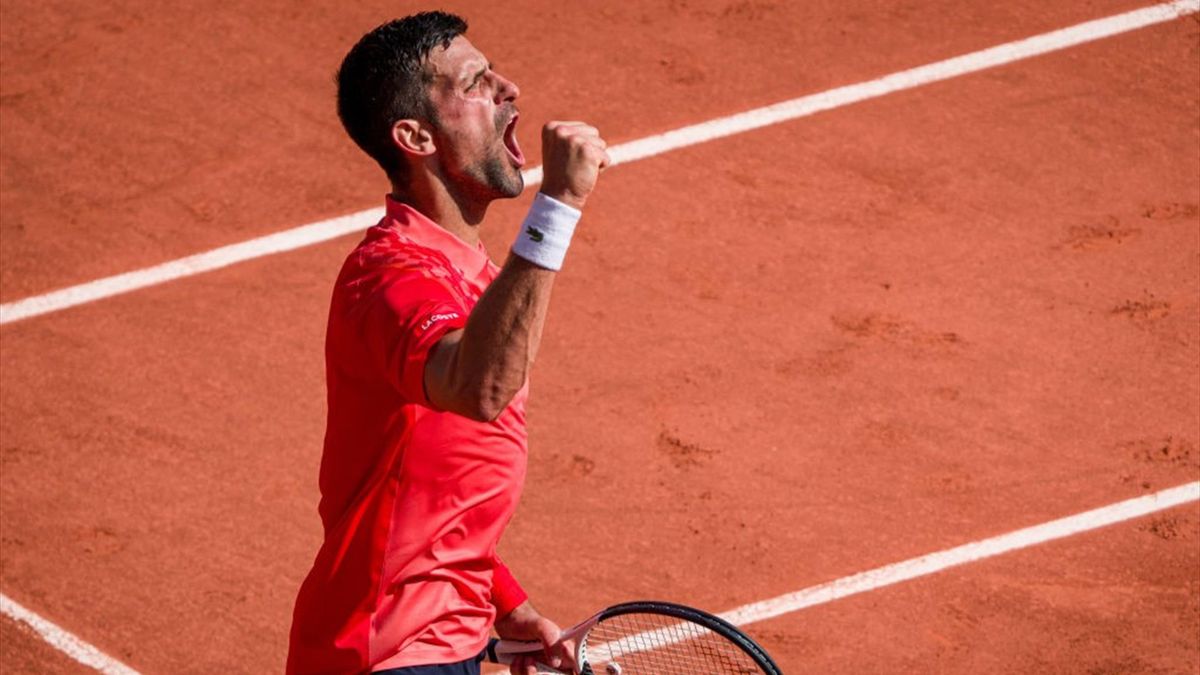 French Open 2023 semi-final result Novak Djokovic defeats a cramping Carlos Alcaraz to keep quest for major No.23 alive