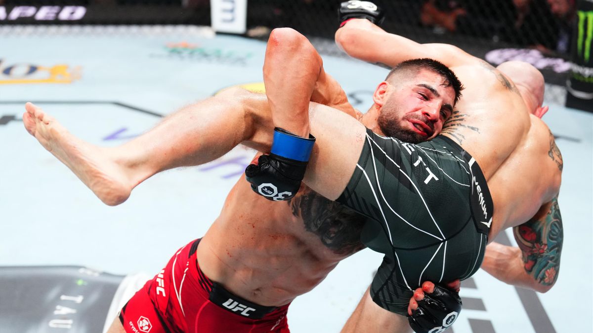 Ufc илия топурия против макса холлоуэя. Топурия волкановски. илия топурия боец юфс. илия топурия волкановски.