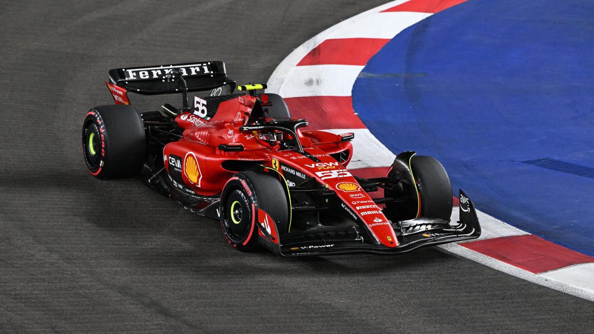 GP Singapura F1, TL2: Carlos Sainz termina no topo da tabela de