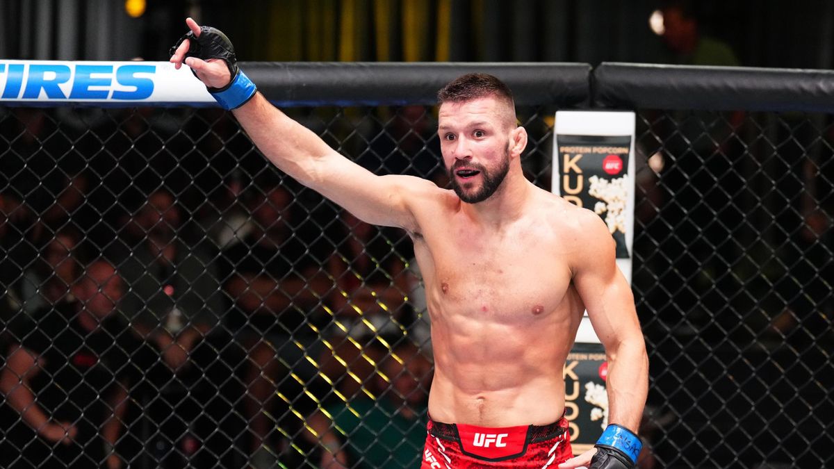 UFC Fight Night Mateusz Gamrot earns stoppage win after Rafael Fiziev suffers leg injury in Las Vegas