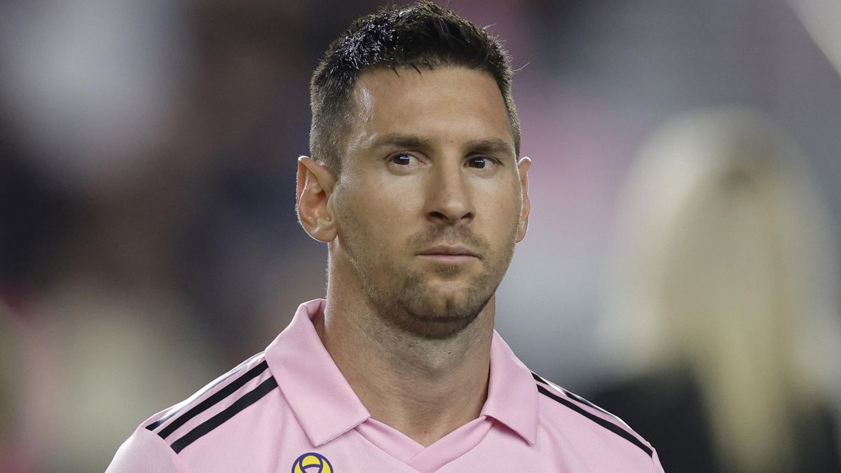 Cristiano Ronaldo Is Growing Out His Goatee to Troll Lionel Messi