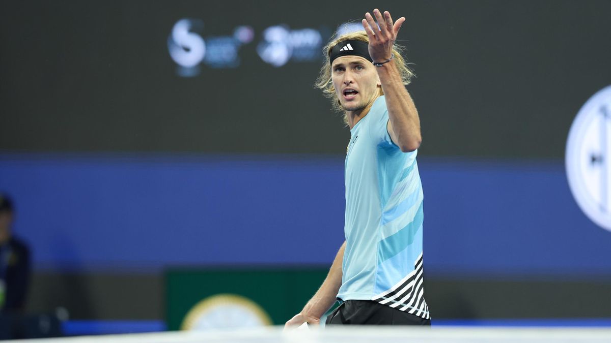 ATP Peking Jannik Sinner besiegt Carlos Alcaraz und zieht ins Finale gegen Daniil Medvedev ein
