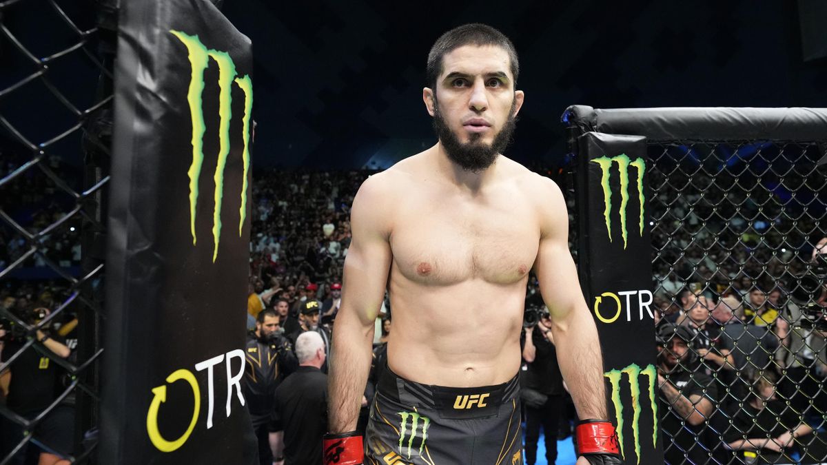 UFC 294: Islam Makhachev nocauteia Alexander Volkanovski de forma