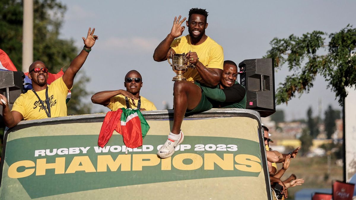Springboks parade Webb Ellis Cup after South Africa's Rugby World Cup triumph
