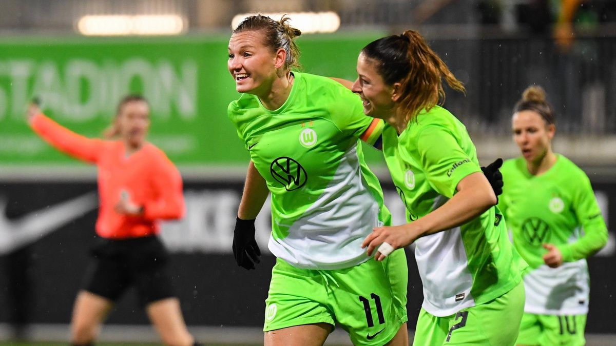 DFB-Pokal Frauen VfL Wolfsburg setzt Mega-Serie fort - klarer Achtelfinalsieg gegen Werder Bremen